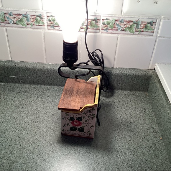 Lamp Made from Ceramic Salt Box - Picture 8 of 8